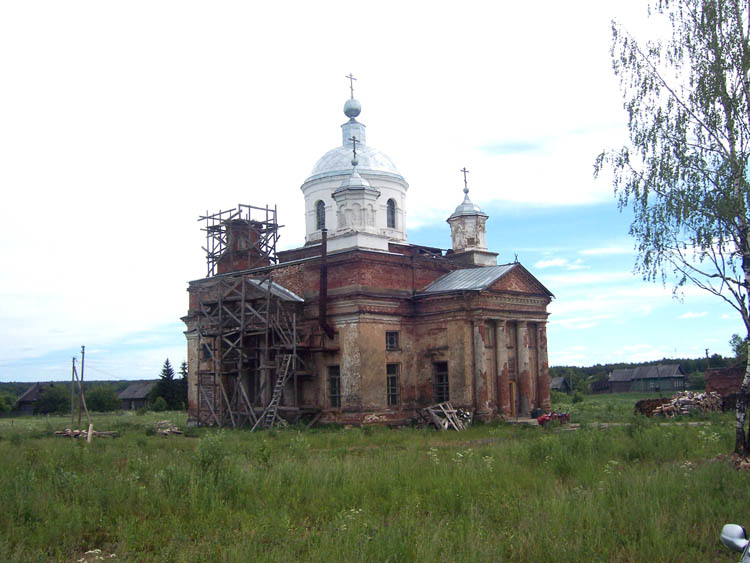 Церковь Троицы Живоначальной, Воронье (Судиславский район, Костромская область). фасады