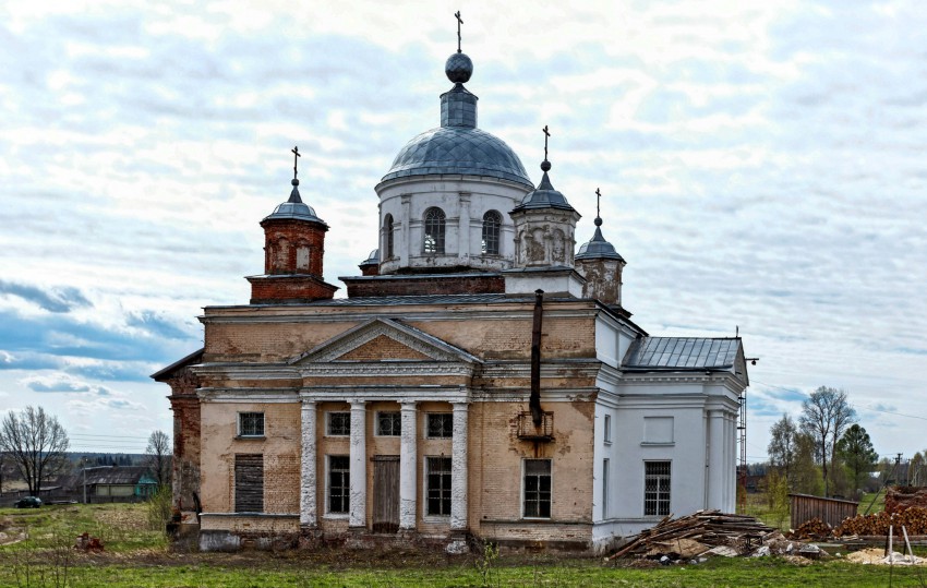 Церковь Троицы Живоначальной, Воронье (Судиславский район, Костромская область). фасады