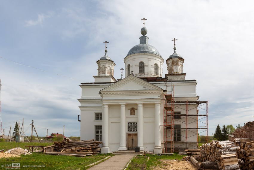 Церковь Троицы Живоначальной, Воронье (Судиславский район, Костромская область). фасады