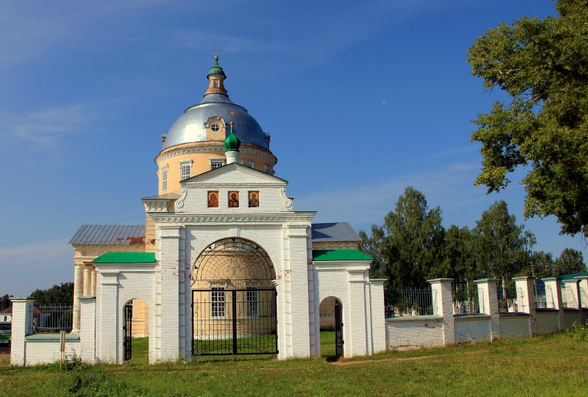 Церковь Николая Чудотворца, Великорецкое (Юрьянский район, Кировская область). общий вид в ландшафте