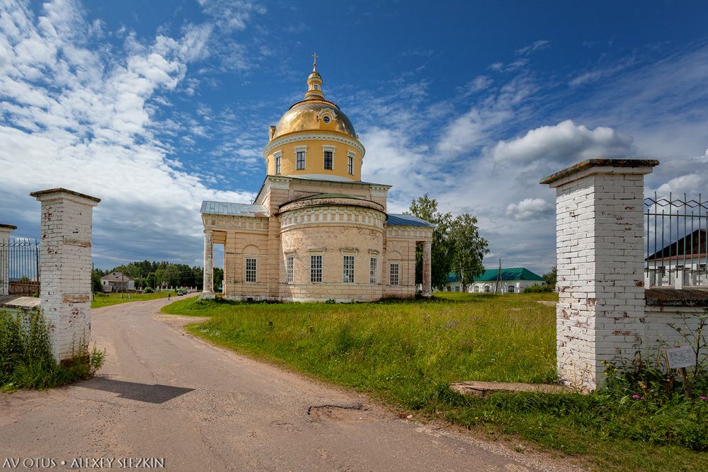 Великорецкое. Церковь Николая Чудотворца. общий вид в ландшафте