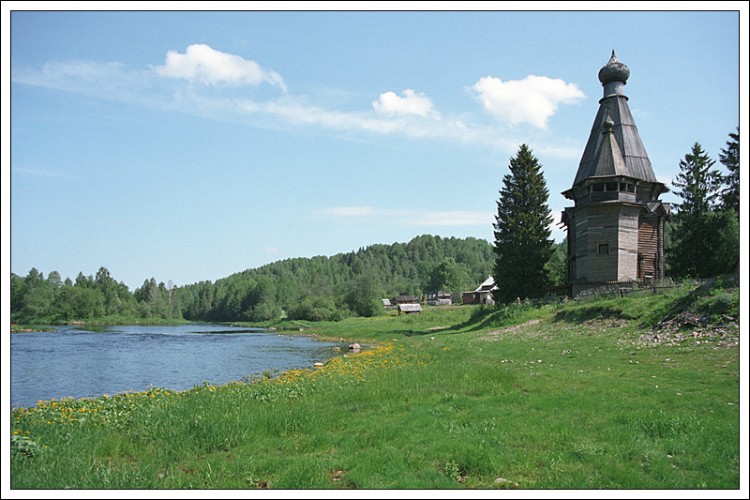 Церковь Николая Чудотворца, Согиницы (Подпорожский район, Ленинградская область). общий вид в ландшафте