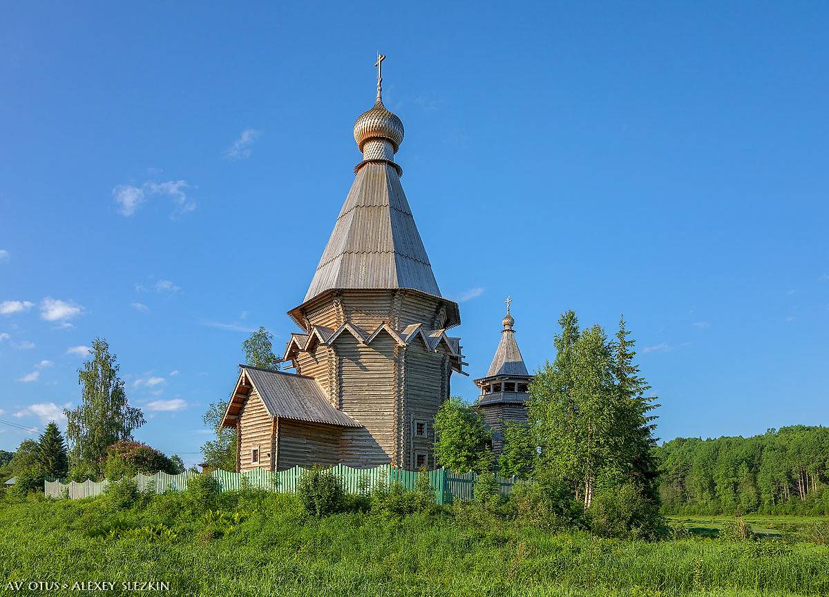 общий вид в ландшафте. Церковь Николая Чудотворца, Согиницы (Подпорожский район, Ленинградская область)