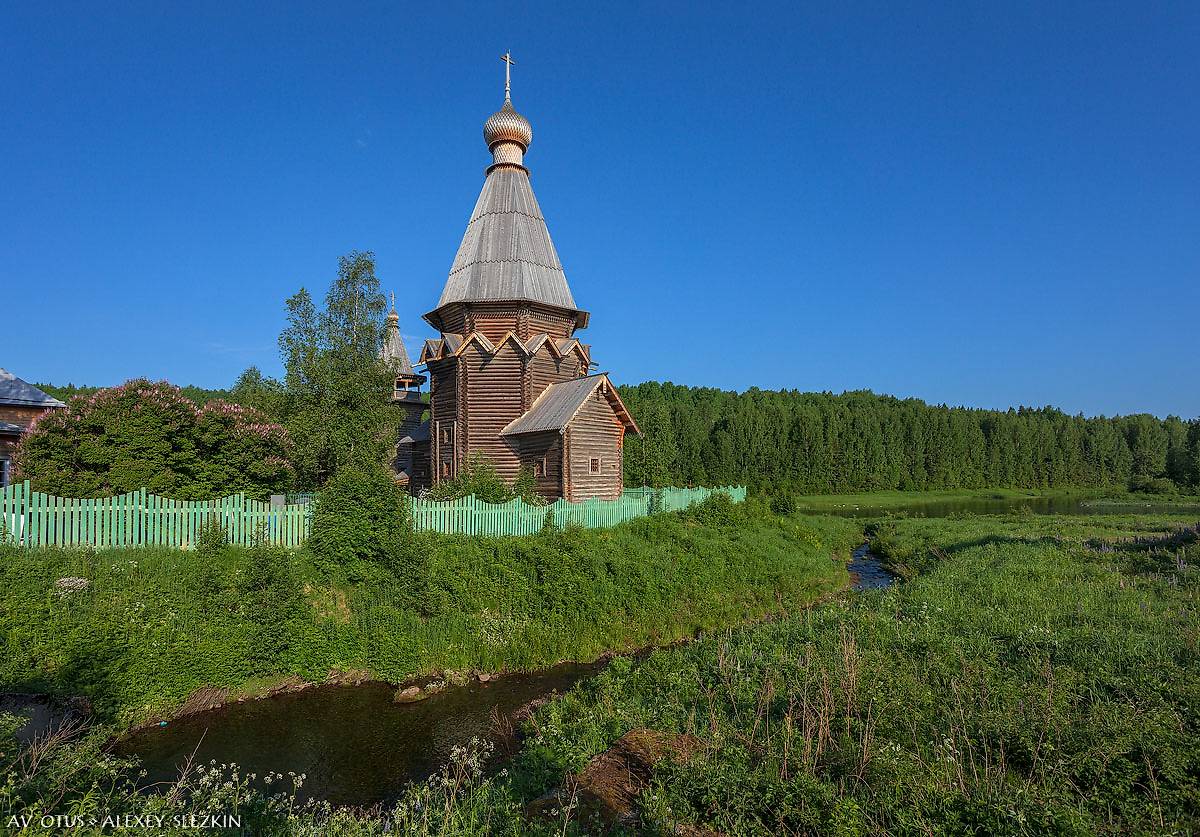 общий вид в ландшафте. Церковь Николая Чудотворца, Согиницы (Подпорожский район, Ленинградская область)