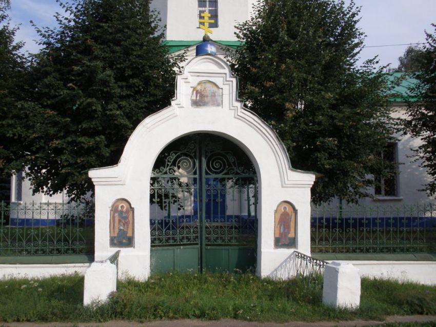 Церковь Благовещения Пресвятой Богородицы, Братовщина (Пушкинский район и гг. Ивантеевка, Королёв, Московская область). дополнительная информация, Северные ворота ограды