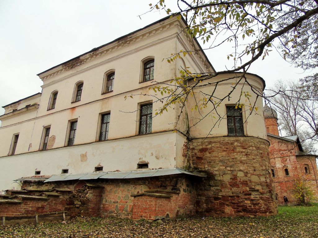 Великий Новгород. Церковь Михаила Архангела. фасады