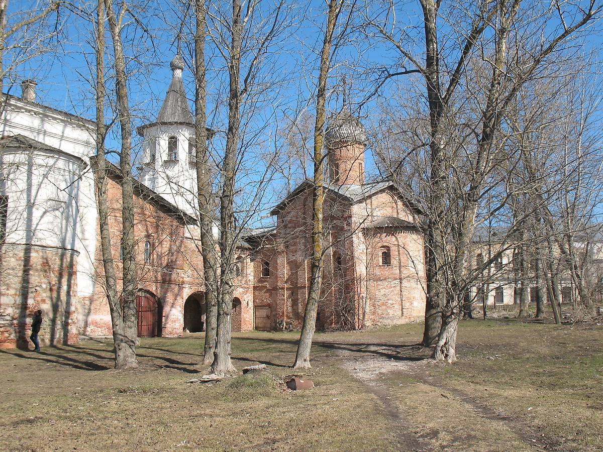 общий вид в ландшафте. Церковь Благовещения Пресвятой Богородицы на Торгу, Великий Новгород (Великий Новгород, город, Новгородская область)