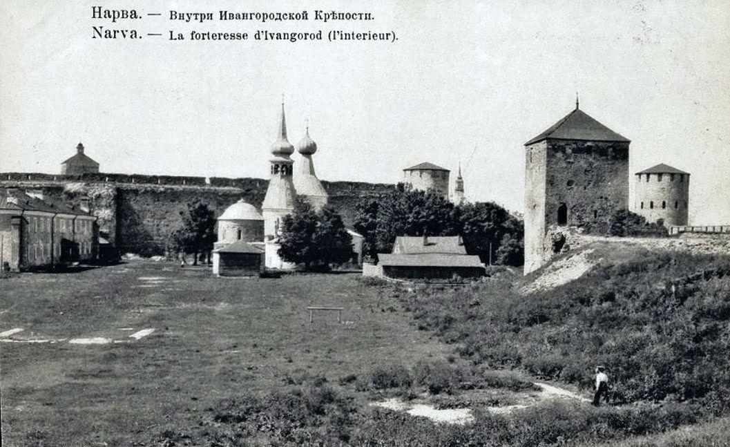 Храмовый комплекс. Церкви Николая Чудотворца и Успения Пресвятой Богородицы, Ивангород (Кингисеппский район, Ленинградская область). архивная фотография, фотоснимок сделан в 1922 году, когда Ивангородская крепость находилась в составе Эстонской республики