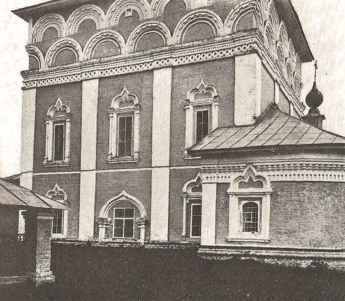 Фасад церкви Николая Чудотворца. Фотография нач. ХХ в. (1900-1912 гг.). С сайта: pastvu.com, архивная фотография. Церковь Николая Чудотворца, Солигалич (Солигаличский район, Костромская область)