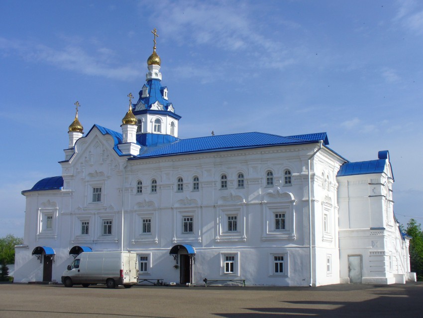 Кировский район. Успенский Зилантов монастырь. Собор Успения Пресвятой Богородицы (Всех Святых). фасады