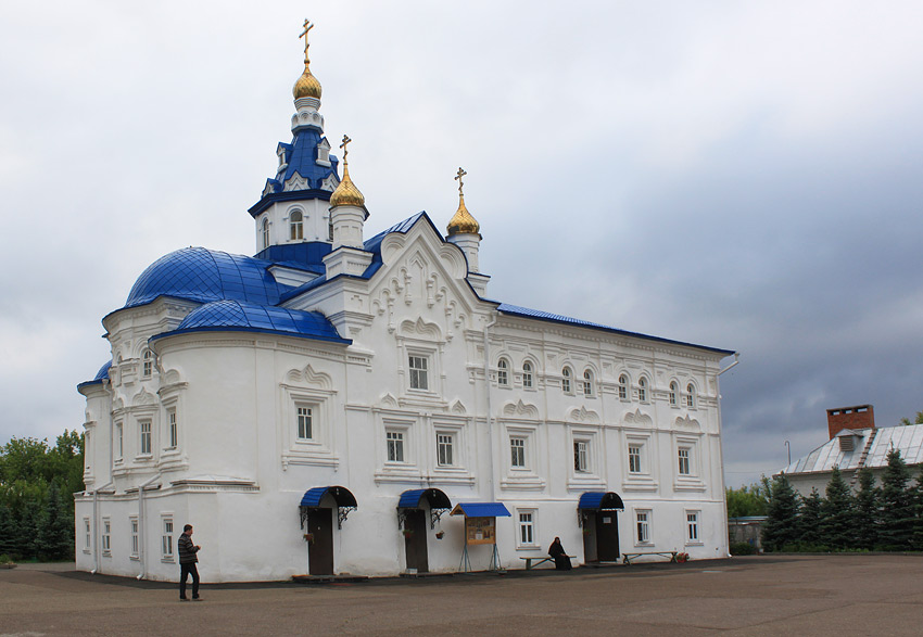 Кировский район. Успенский Зилантов монастырь. Собор Успения Пресвятой Богородицы (Всех Святых). фасады