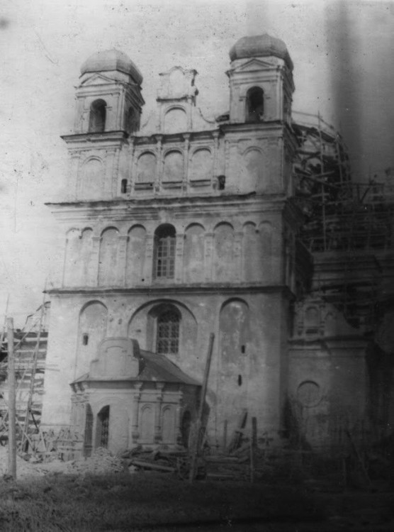 Никольский монастырь. Церковь Николая Чудотворца, Могилёв (Могилёв, город, Беларусь, Могилёвская область). архивная фотография, Частная коллекция. Фото 1950-х годов
