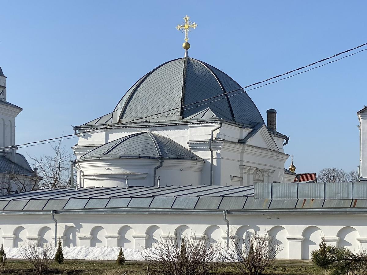 Вид с северо-востока из-за ограды, фасады. Никольский монастырь. Церковь Онуфрия Великого, Могилёв (Могилёв, город, Беларусь, Могилёвская область)