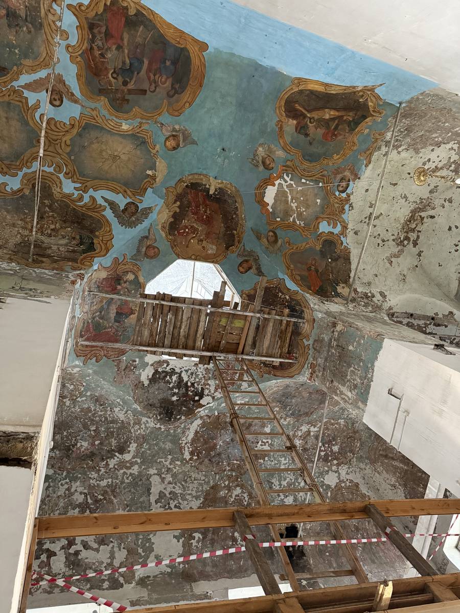 Церковь Спаса Нерукотворного Образа, Соликамск (Соликамский район и г. Соликамск, Пермский край). интерьер и убранство, Фрески на сводах центрального и южного нефов