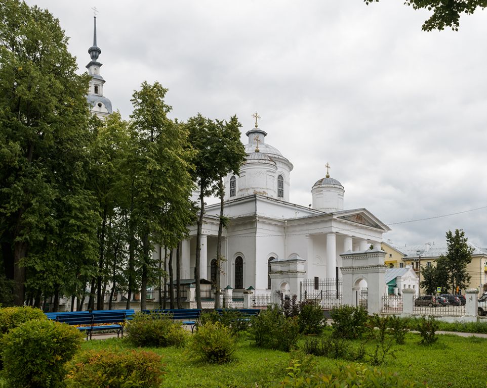 Собор Троицы Живоначальной, Кинешма (Кинешемский район, Ивановская область). фасады