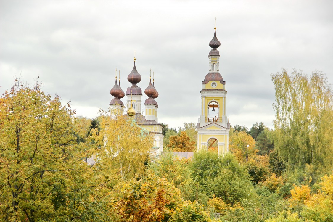 Преображенский храм в Плесе