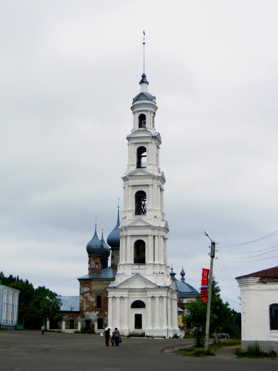 Юрьевец. Церковь Георгия Победоносца в колокольне. общий вид в ландшафте
