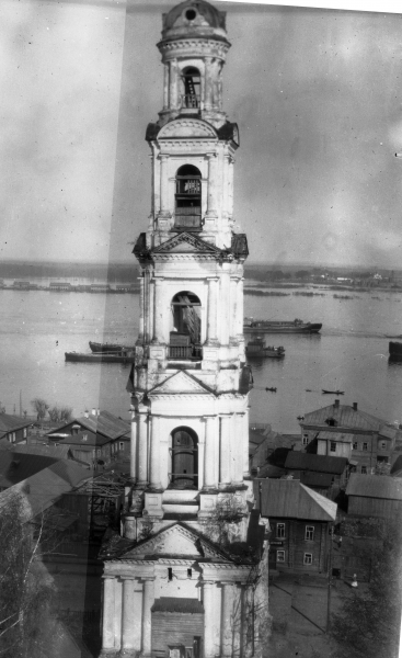 Церковь Георгия Победоносца в колокольне, Юрьевец (Юрьевецкий район, Ивановская область). архивная фотография, Фото А.В. Цареградского, Сайт «Большой русский альбом», страница Татьяны Масловой