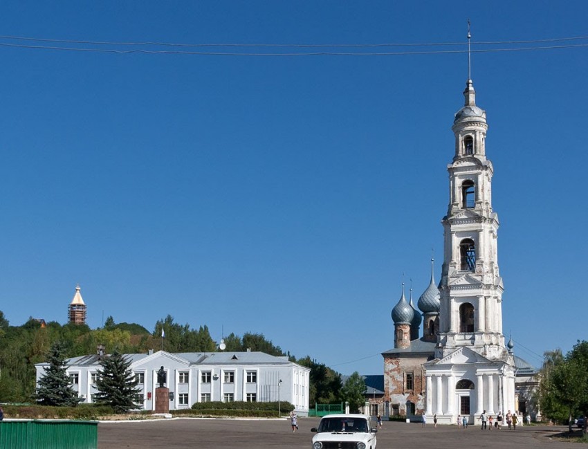 Юрьевец. Церковь Георгия Победоносца в колокольне. общий вид в ландшафте