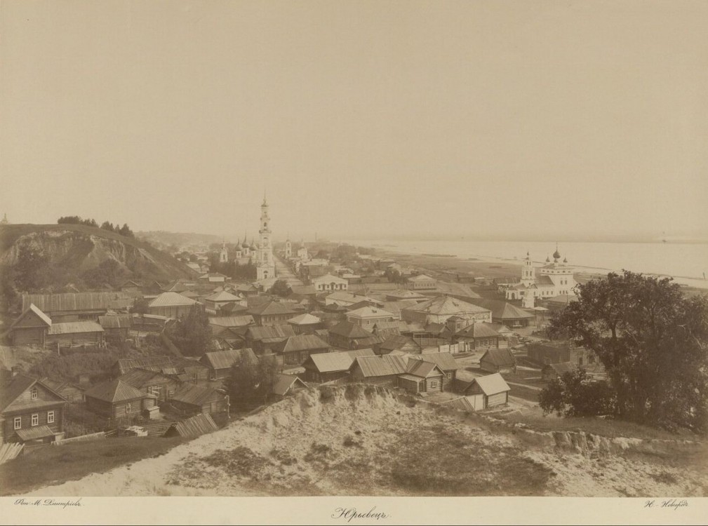 Юрьевец. Церковь Георгия Победоносца в колокольне. архивная фотография, Георгиевская церковь. Автор фото М. Дмитриев.