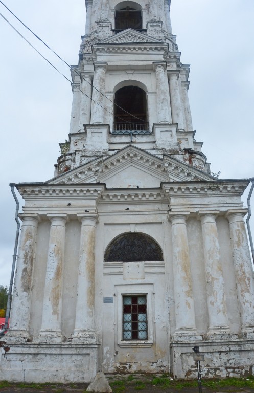 Юрьевец. Церковь Георгия Победоносца в колокольне. фасады