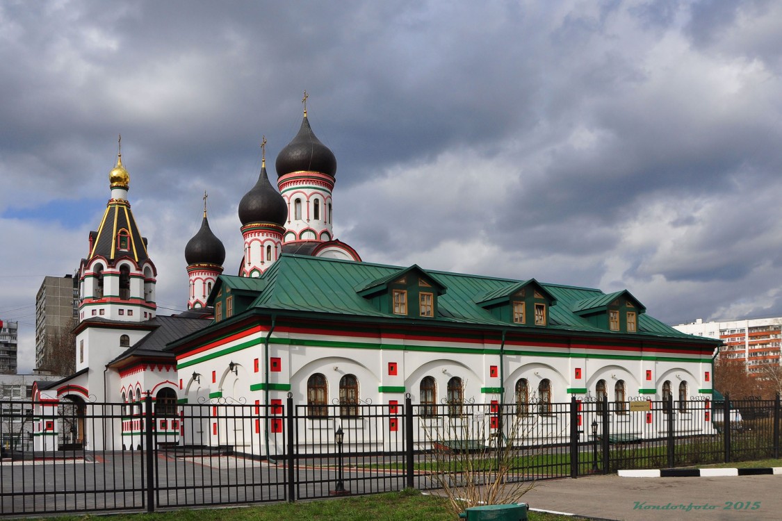 Храм живоначальной троицы в старых черемушках