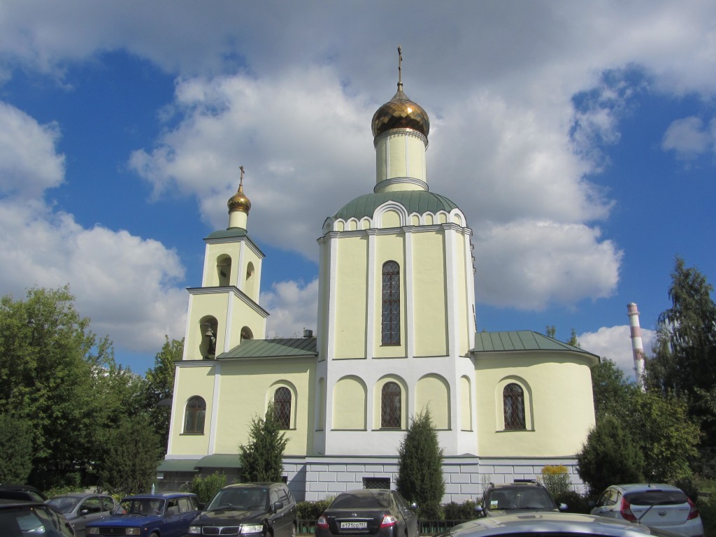 Бирюлёво Западное. Церковь Серафима Саровского на Покровском кладбище. фасады