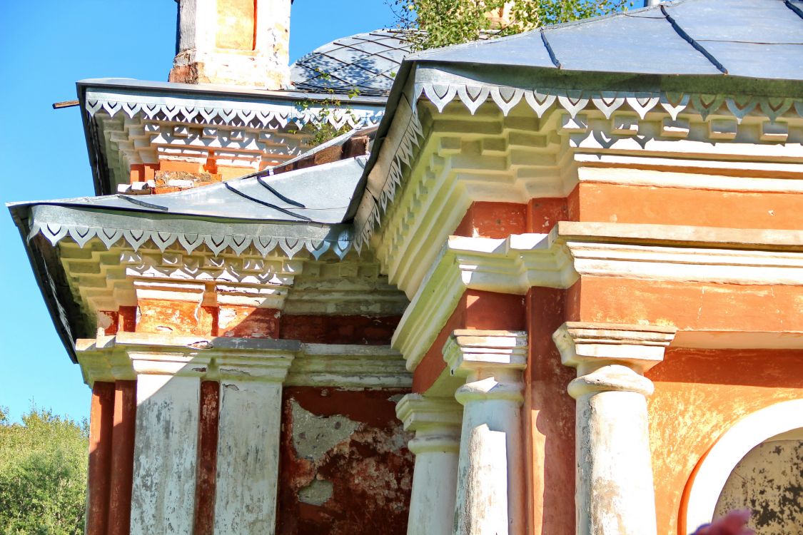 Леонтьевское. Церковь Михаила Архангела. архитектурные детали