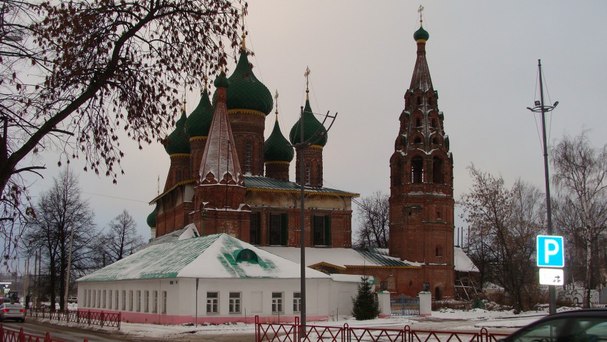 Ярославль. Церковь Николая Чудотворца (Николы Мокрого). общий вид в ландшафте