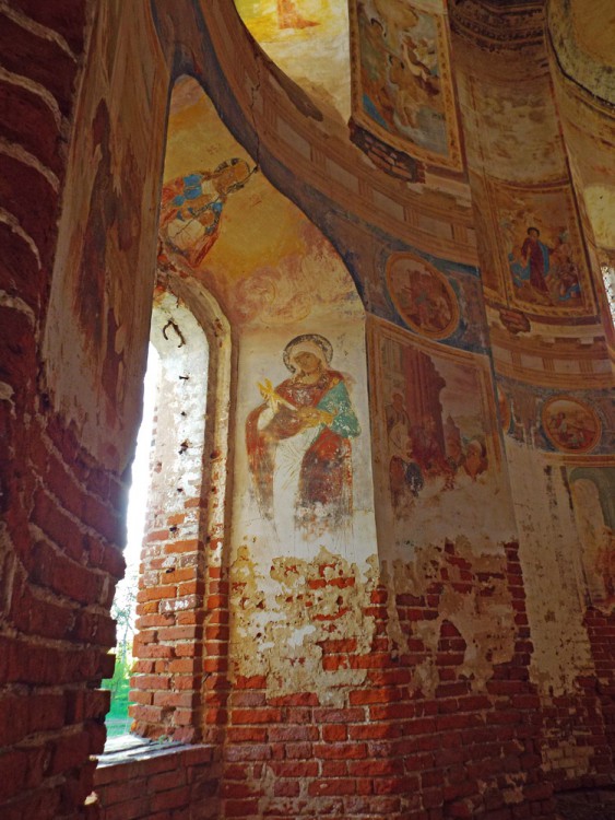 Церковь Казанской иконы Божией Матери, Курба (Ярославский район, Ярославская область). интерьер и убранство