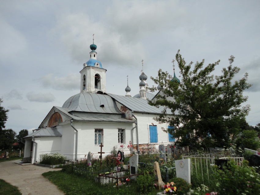 Толгоболь. Церковь Троицы Живоначальной. фасады