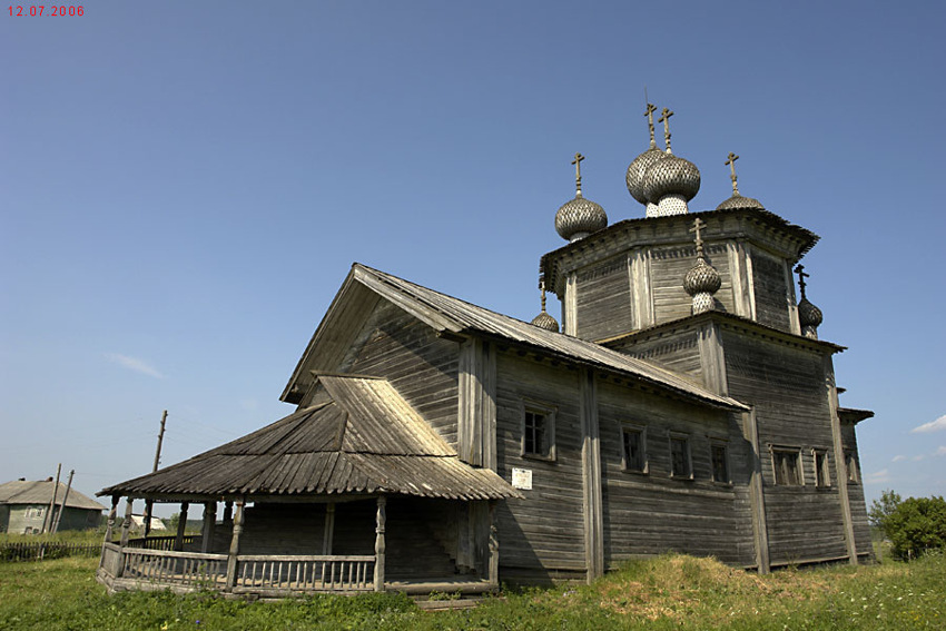 Столетовская (Лядины). Лядинский погост. Церковь Богоявления Господня. фасады