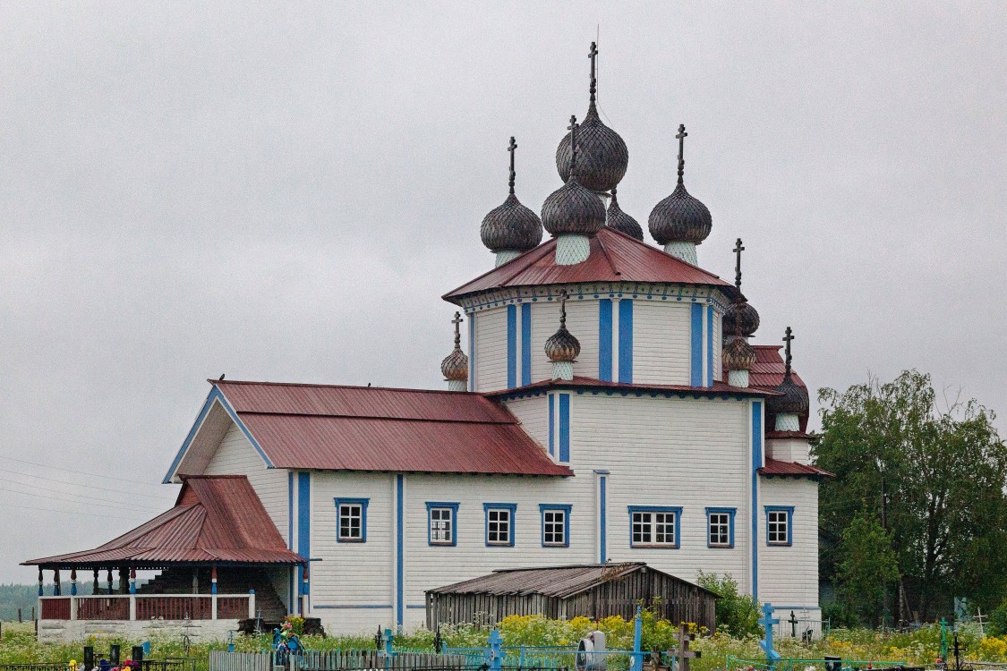 Столетовская (Лядины). Лядинский погост. Церковь Богоявления Господня. фасады