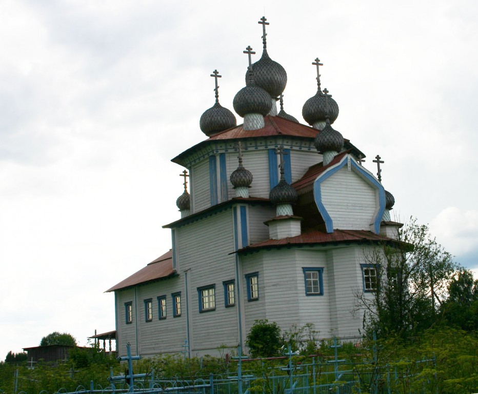 Столетовская (Лядины). Лядинский погост. Церковь Богоявления Господня. фасады, Вид с востока