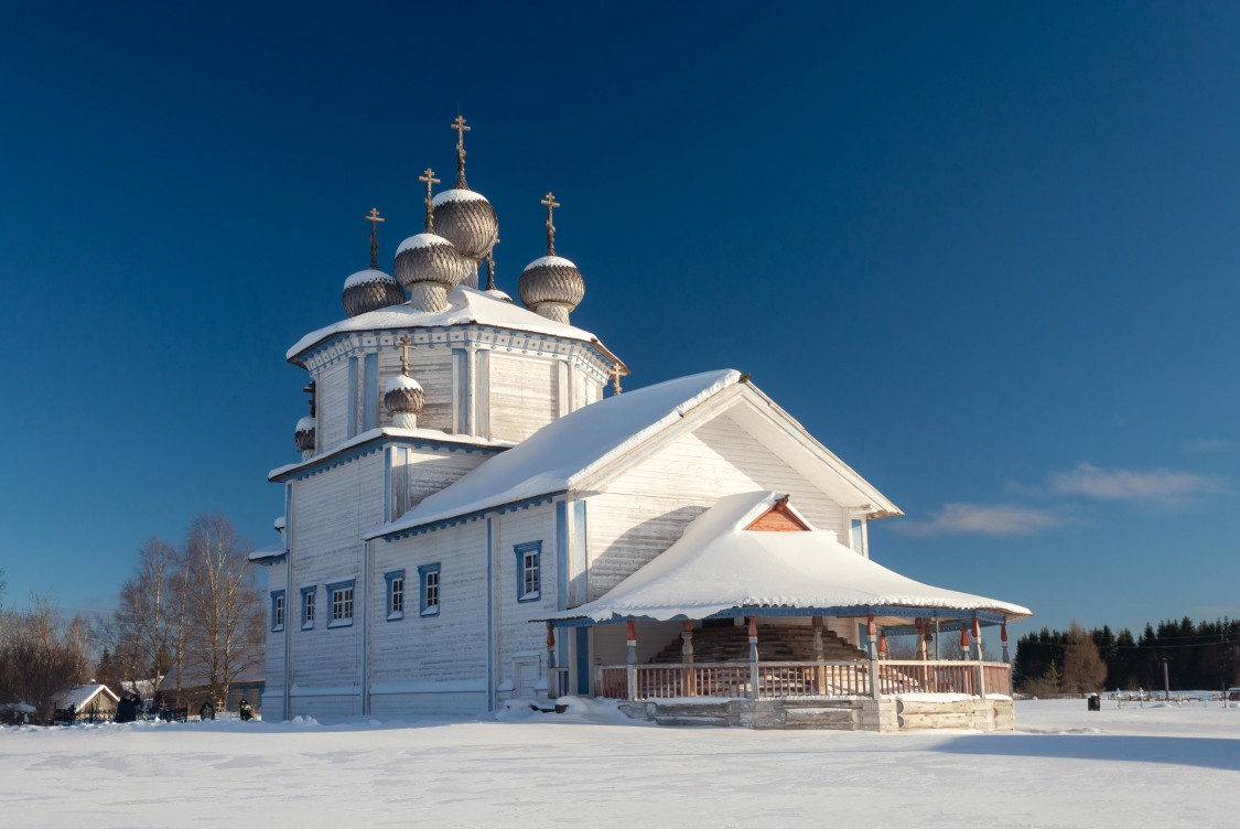 Столетовская (Лядины). Лядинский погост. Церковь Богоявления Господня. фасады, Церковь зимой. Вид с северо-запада