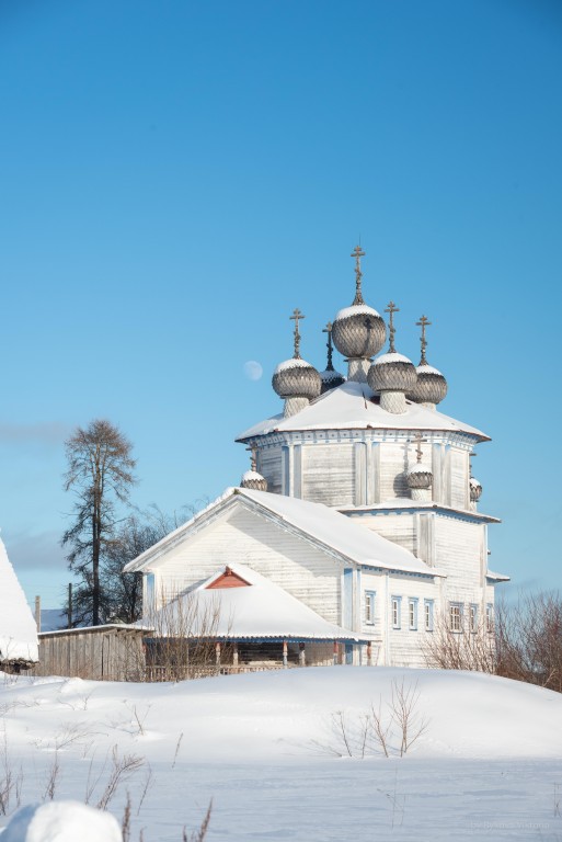 Столетовская (Лядины). Лядинский погост. Церковь Богоявления Господня. фасады, Вид с юго-запада