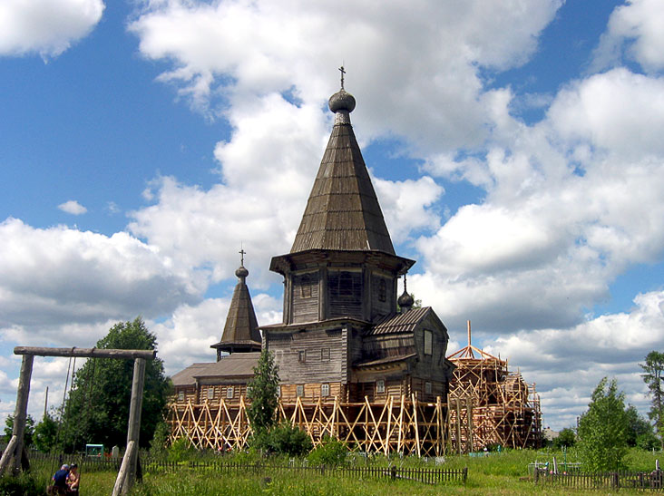 Столетовская (Лядины). Лядинский погост. Церковь Покрова Пресвятой Богородицы (Покрово-Власьевская). фасады