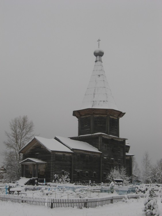 Столетовская (Лядины). Лядинский погост. Церковь Покрова Пресвятой Богородицы (Покрово-Власьевская). фасады, Общий вид с юго-запада (от трассы Пудож-Каргополь)