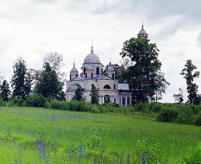 Церковь Воскресения Христова, Воскресенское Старое (Лухский район, Ивановская область). общий вид в ландшафте