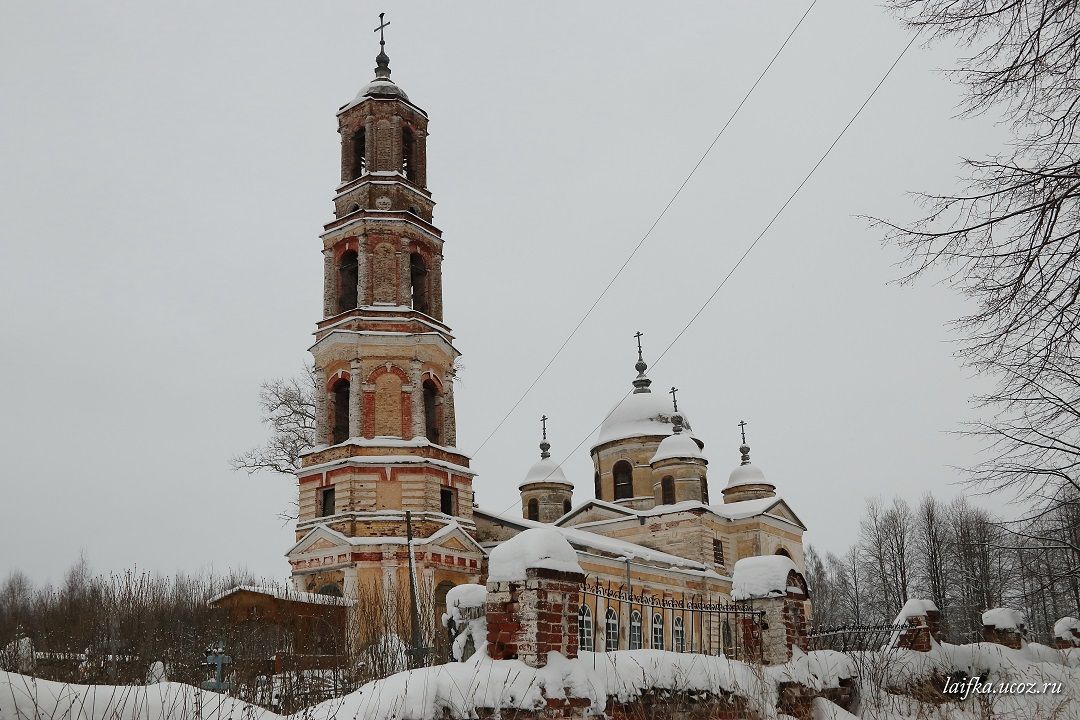 Воскресенское Старое. Церковь Воскресения Христова. общий вид в ландшафте