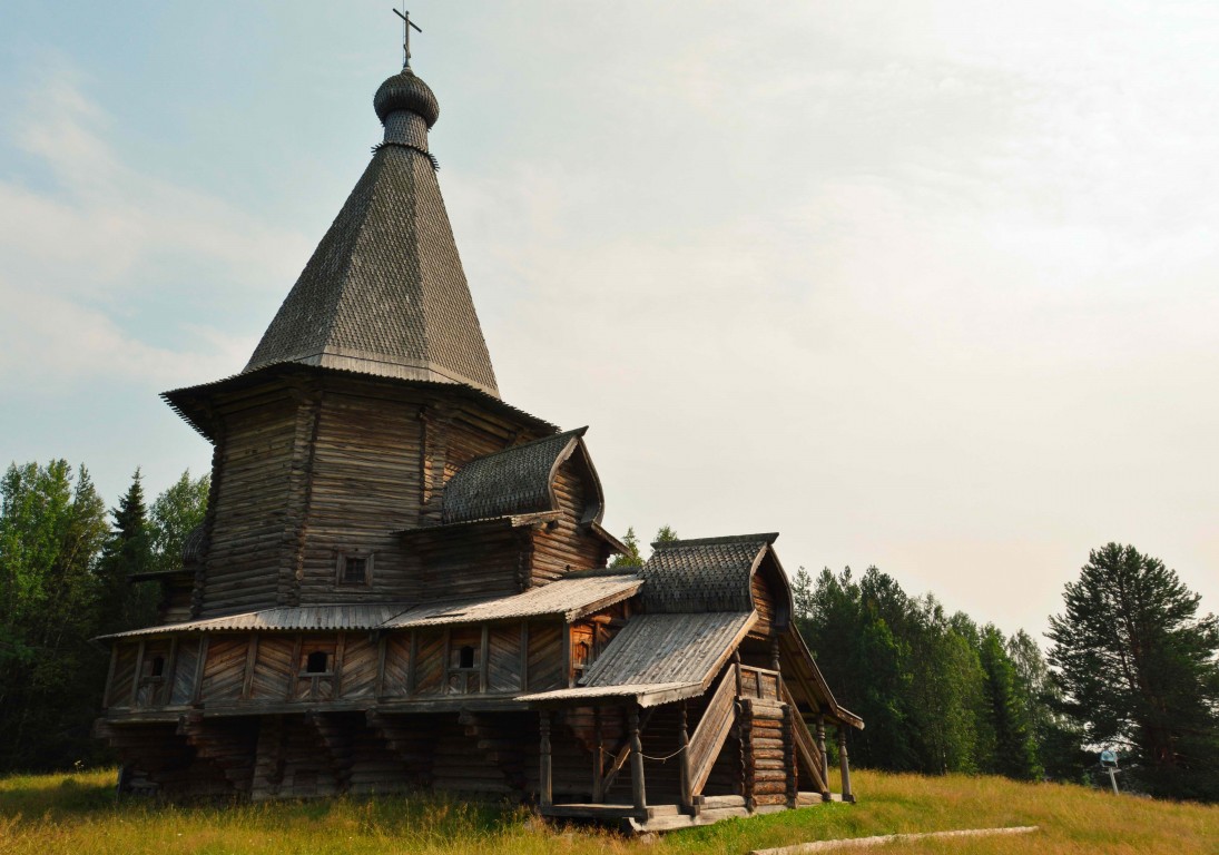 Малые Карелы храмы