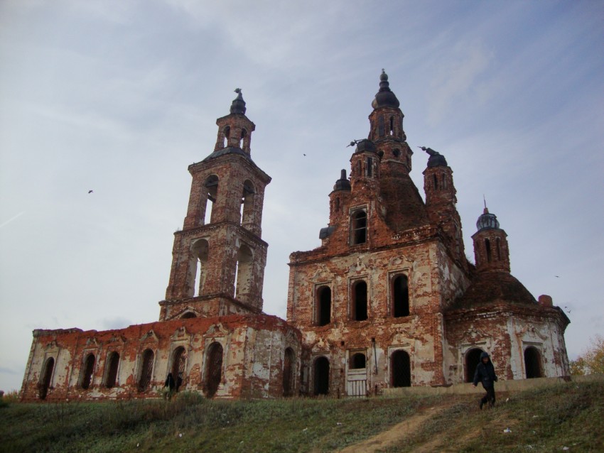 Церковь Трех Святителей, Карачельское (Шумихинский район, Курганская область). фасады