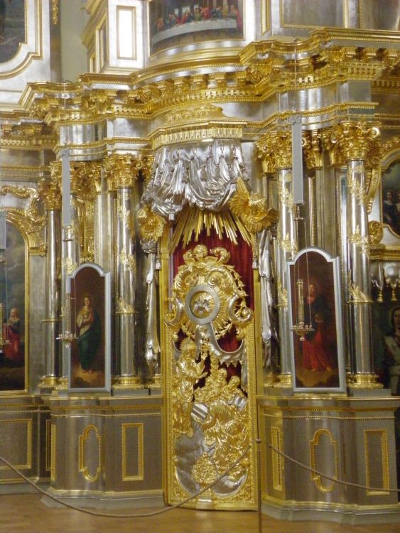Церковь Пантелеимона Целителя при Большом Меншиковском дворце, Ломоносов (Санкт-Петербург, Петродворцовый район, г. Санкт-Петербург). интерьер и убранство, Царские врата