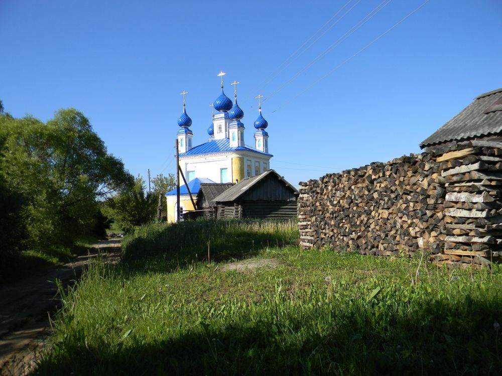 Церковь Благовещения Пресвятой Богородицы, Благовещенье (Лухский район, Ивановская область). общий вид в ландшафте