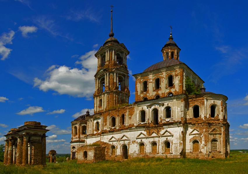 Першинское (Першино). Церковь Покрова Пресвятой Богородицы. фасады