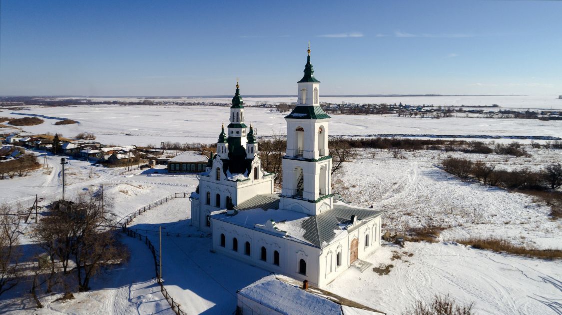 Церковь Трех Святителей, Карачельское (Шумихинский район, Курганская область). фасады