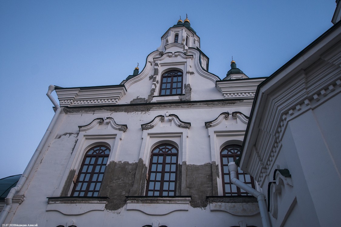 Церковь Трех Святителей, Карачельское (Шумихинский район, Курганская область). архитектурные детали