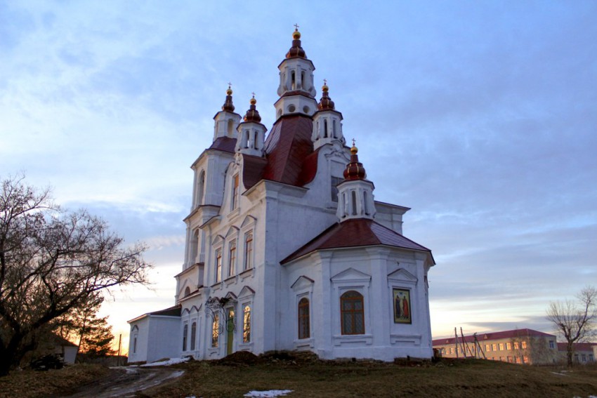 Белоярское. Церковь Флора и Лавра. фасады