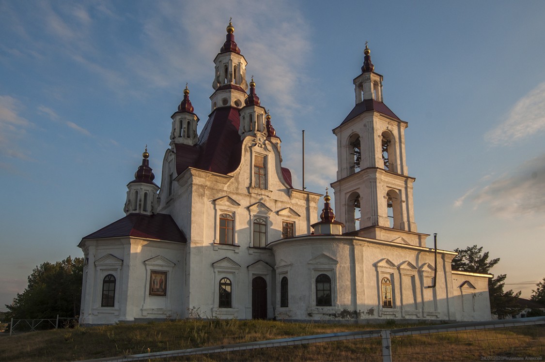 Церковь Флора и Лавра, Белоярское (Щучанский район, Курганская область). фасады