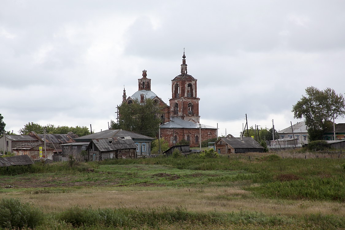 Церковь Николая Чудотворца, Таловка (Юргамышский район, Курганская область). фасады, Вид от въезда в село